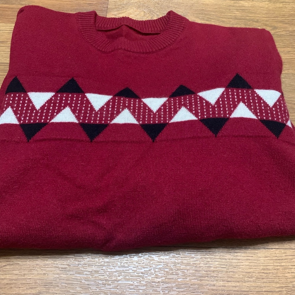 Women’s dark red sweater size large